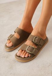 Zielone Klapki VICES z Dwoma Paskami i Metalicznymi Klamrami Kaliniassi. Brązowe klapki Born2be, z aplikacjami, z materiału, z otwartym noskiem, bez obcasa, na płaskiej podeszwie. Za 99.99 zł.