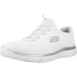 Kapcie SKECHERS SUMMITS Biały. Białe obuwie domowe Skechers, bez wzorów, z materiału, bez zapięcia. Za 281.90 zł.