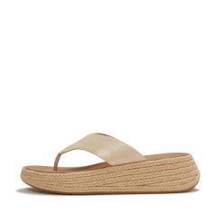 Damskie sandały na koturnie FitFlop F-Mode Toe-Post. Szare sandały FIT FLOP, bez wzorów, klasyczne, bez obcasa, na koturnie, bez zapięcia. Za 283.50 zł.