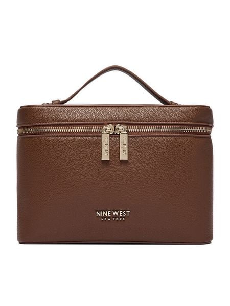 Nine West Kosmetyczka CEO-NW-W1-034-AW26 Brązowy. Brązowe kufry i kosmetyczki Nine West, bez wzorów, ze skóry, bez dodatków. Za 99.99 zł.