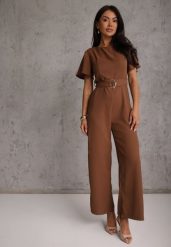 Brązowy Kombinezon VICES Ozdobiony Paskiem i Klamrą o Nieregularnym Kształcie Metilaeno. Brązowe sukienki Renee, l, bez wzorów, bez kołnierzyka, bez ramiączek. Za 179.99 zł.