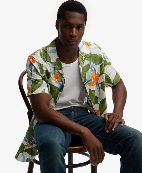 Superdry Koszula krótki rękaw Hawaiian Print Evergreen. Zielone koszule Superdry, s, bez wzorów, z bawełny, wakacyjne, bez kołnierzyka, bez ramiączek. Za 243.00 zł.