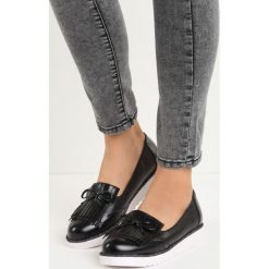 Czarne Mokasyny Martis. Czarne mokasyny Born2be, bez wzorów, ze skóry, bez obcasa. Za 29.99 zł.