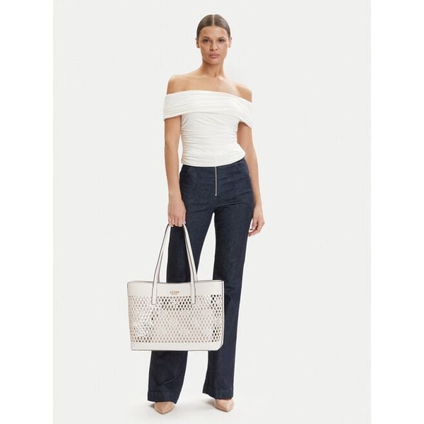 Torebka Guess. Białe shopper Guess, z aplikacjami, bez dodatków. Za 408.99 zł.