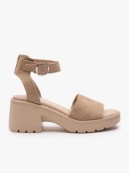 Piaskowe sandały na traperowym spodzie. Brązowe sandały Ryłko, bez wzorów, ze skóry, eleganckie, z okrągłym noskiem, bez obcasa, na obcasie, bez zapięcia. Za 379.99 zł.