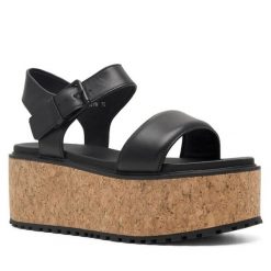 Sandały Lasocki. Brązowe sandały Lasocki, bez wzorów, bez obcasa, na koturnie, bez zapięcia. Za 179.99 zł.
