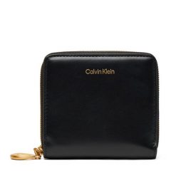 Mały Portfel Damski Calvin Klein. Czarne portfele Calvin Klein, bez wzorów. Za 259.99 zł.