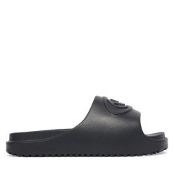 Klapki adidas. Czarne klapki Adidas, bez wzorów, bez obcasa. Za 179.99 zł.