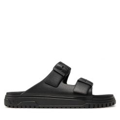 Klapki Armani Exchange. Czarne klapki Armani Exchange, bez wzorów, bez obcasa. Za 209.99 zł.