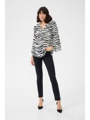 Kaffe Bluzka w kolorze biało-czarnym rozmiar: 38. Białe bluzki Kaffe, bez wzorów, z wiskozy, bez kołnierzyka, bez ramiączek. Za 82.99 zł.