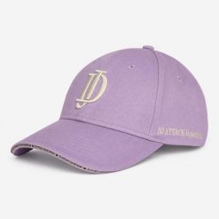 Czapka z daszkiem Aya Lavender JD ATTACK. Fioletowe czapki JD ATTACK, z aplikacjami, z żakardem. Za 109.00 zł.