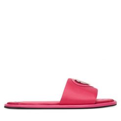 Klapki LOVE MOSCHINO. Czerwone klapki Love Moschino, bez wzorów, bez obcasa. Za 799.99 zł.