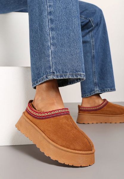 Brązowe Niskie Śniegowce z Imitacji Zamszu na Platformie z Ozdobnym Haftem Ftarvia. Brązowe trapery i śniegowce Born2be, z jeansu. Za 79.99 zł.