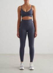 Damskie legginsy bezszwowe, prążkowane, wysoki stan, squat proof niebieskie. Niebieskie legginsy AIM'N, s, bez wzorów, z dzianiny, z podwyższonym stanem. Za 254.00 zł.