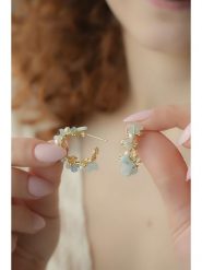 Pierres delicates Pozłacane kolczyki-półkreole z opalami rozmiar: onesize. Niebieskie kolczyki Pierres delicates, z opalem, pozłacane. Za 52.42 zł.