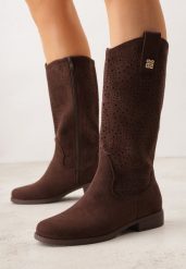 Brązowe Botki Ażurowe Ozdobione Metaliczną Aplikacją Iomosa. Brązowe botki Born2be, z aplikacjami, prążkowane, bez obcasa, na płaskiej podeszwie, bez zapięcia. Za 139.99 zł.