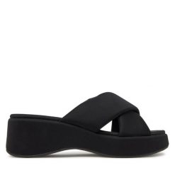 Klapki ONLY Shoes. Czarne klapki ONLY SHOES, bez wzorów, bez obcasa. Za 109.99 zł.