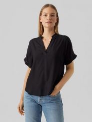 Vero Moda Koszulka "Beauty" w kolorze czarnym rozmiar: S. Czarne bluzki Vero Moda, s, bez wzorów, z wiskozy, klasyczne, bez kołnierzyka, bez ramiączek. Za 60.99 zł.