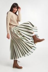 Sweter damski wełniany Verusca MAX MARA LEISURE. Swetry Max Mara Leisure, s, bez wzorów, z wełny, bez ramiączek. W wyprzedaży za 896.92 zł.