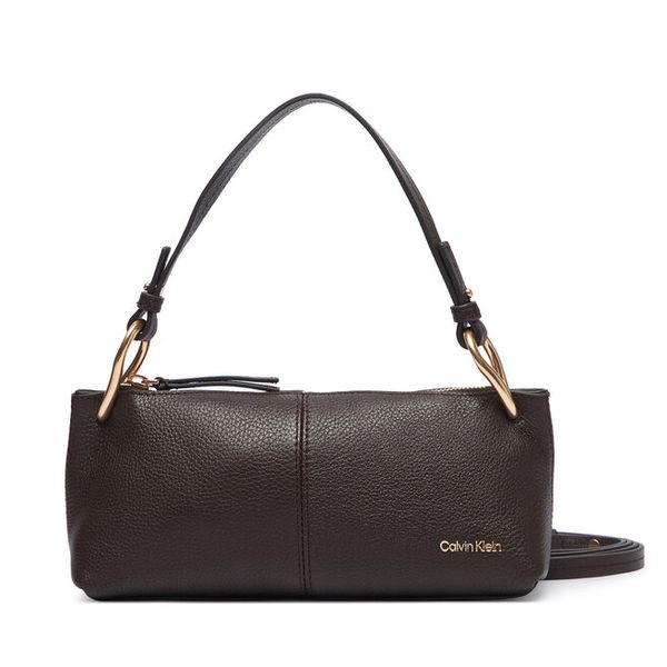 Torebka Calvin Klein. Brązowe torebki klasyczne Calvin Klein, bez wzorów, bez dodatków. Za 749.99 zł.