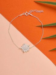 Heliophilia Srebrna bransoletka z elementem ozdobnym rozmiar: onesize. Szare bransoletki Heliophilia, z cyrkonią, srebrne. Za 78.99 zł.