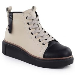 Skórzane botki damskie ocieplane beżowe T.Sokolski Z24-218. Brązowe botki T.Sokolski, bez wzorów, ze skóry, bez obcasa, bez zapięcia. Za 319.99 zł.