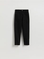 Jeansy mom fit slim - czarny. Czarne jeansy Reserved, bez wzorów. Za 129.99 zł.