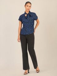 APART Bluzka w kolorze granatowym rozmiar: 38. Niebieskie bluzki Apart, bez wzorów, bez kołnierzyka, bez ramiączek. Za 239.95 zł.