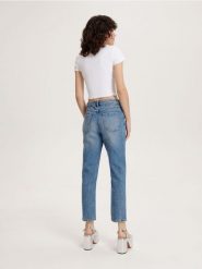 Jeansy straight - niebieski. Niebieskie jeansy Reserved, bez wzorów. Za 139.99 zł.