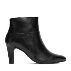 Botki Gino Rossi. Czarne botki Gino Rossi, bez wzorów, bez obcasa, na słupku, bez zapięcia. Za 429.99 zł.