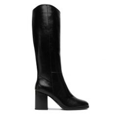 Kozaki JENNY. Czarne kozaki Jenny, bez obcasa, na słupku, bez zapięcia. Za 229.99 zł.