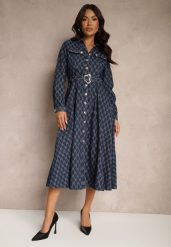 Granatowa Rozkloszowana Sukienka Koszulowa w Elegancki Wzór z Paskiem z Klamrą Salithora. Niebieskie sukienki Renee, m, bez wzorów, z jeansu, eleganckie, bez kołnierzyka, bez ramiączek, midi, koszulowe. Za 259.99 zł.
