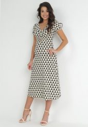 Beżowa Sukienka Taliowana z Marszczeniem w Geometryczny Wzór Garnette. Brązowe sukienki Born2be, m, bez wzorów, eleganckie, bez kołnierzyka, bez ramiączek, midi. Za 139.99 zł.
