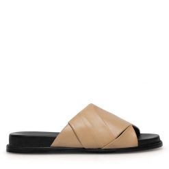 Klapki Sergio Bardi. Brązowe klapki Sergio Bardi, bez wzorów, bez obcasa. Za 249.99 zł.