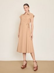 BGN Sukienka w kolorze beżowym rozmiar: 34. Brązowe sukienki BGN, na co dzień, bez wzorów, bez kołnierzyka, bez ramiączek, midi, proste. Za 143.99 zł.