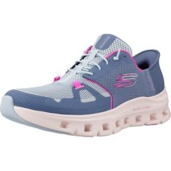 Kapcie SKECHERS GLIDE-STEP PRO Niebieski. Niebieskie obuwie domowe Skechers, bez wzorów, bez zapięcia. Za 387.99 zł.