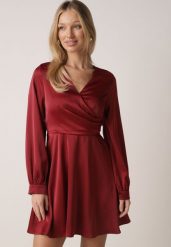 Czerwona Satynowa Sukienka VICES z Bawełny o Kopertowym Kroju Glanita. Czerwone sukienki Born2be, na co dzień, l, bez wzorów, z bawełny, klasyczne, bez kołnierzyka, bez ramiączek, mini, kopertowe. Za 139.99 zł.