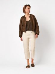 Relaxed by TONI Spodnie w kolorze kremowym rozmiar: 42. Brązowe spodnie materiałowe Relaxed by TONI, na co dzień, bez wzorów, z materiału. Za 171.95 zł.