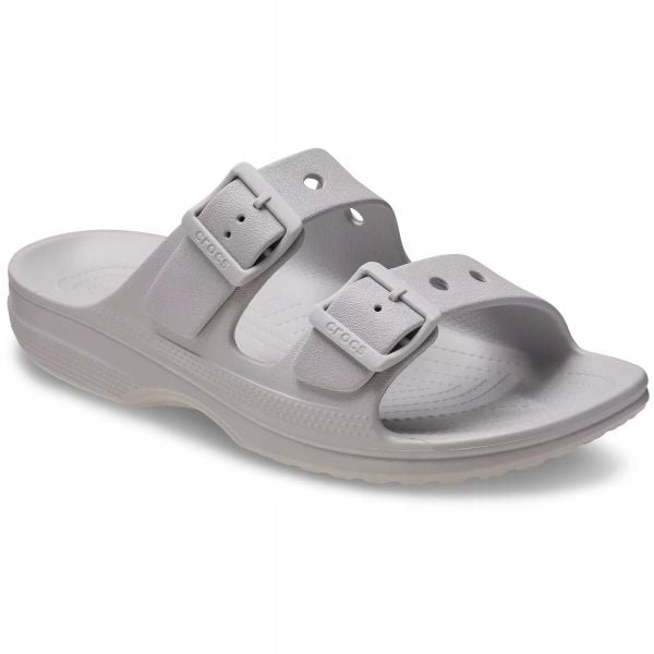 Klapki Dla Dorosłych Crocs Saturday Sandal. Szare klapki Crocs, bez wzorów, z materiału, bez obcasa. Za 199.99 zł.