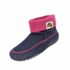 Kapcie UNISEX GUMBIES THREDBO. Czerwone obuwie domowe Gumbies, bez wzorów, bez zapięcia. Za 172.99 zł.