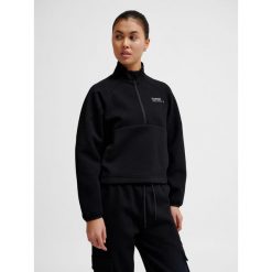 Damska bluza z zamkiem błyskawicznym Hummel Tech Fleece Boxy. Czarne bluzy Hummel, na zimę, s, bez wzorów, bez kaptura. Za 295.00 zł.