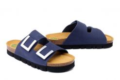 DR. BRINKMANN 700802-05 blau, klapki damskie. Niebieskie klapki Dr. Brinkmann, bez wzorów, ze skóry, bez obcasa. Za 263.42 zł.