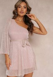 Ciemnoróżowa Rozkloszowana Sukienka na Jedno Ramię z Metaliczną Nitką i Wiązanym Paskiem Dionthea. Czerwone sukienki Renee, m, bez wzorów, z materiału, eleganckie, bez kołnierzyka, bez ramiączek, mini, rozkloszowane. Za 119.99 zł.