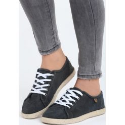 Czarne Espadryle Okra. Czarne espadryle Born2be, bez wzorów, bez obcasa, na płaskiej podeszwie, bez zapięcia. Za 29.99 zł.