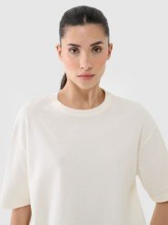 4F T-shirt regular z waflowej dzianiny damski - biały M. Białe t-shirty 4f, m, bez wzorów, z bawełny, bez kołnierzyka, bez ramiączek. W wyprzedaży za 49.99 zł.