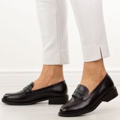 Czarne mokasyny damskie M.Daszyński 2398-4. Czarne mokasyny M.Daszyński, na jesień, bez wzorów, z jeansu, z okrągłym noskiem, bez obcasa. Za 159.00 zł.