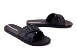 IPANEMA Street II FEM 83244 20766 black/black, klapki damskie. Czarne klapki Ipanema, bez wzorów, bez obcasa. Za 79.99 zł.