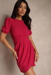 Różowa Sukienka o Dopasowanym Kroju z Marszczeniem Redorielle. Czerwone sukienki Renee, l, bez wzorów, eleganckie, bez kołnierzyka, bez ramiączek, mini, dopasowane. Za 74.99 zł.