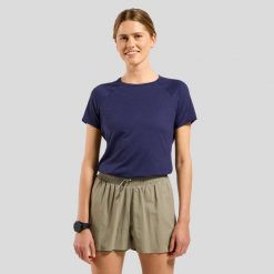 Koszulka damska Odlo ESSENTIAL 365 T-shirt. Niebieskie bluzki Odlo, s, bez wzorów, bez kołnierzyka, bez ramiączek. W wyprzedaży za 169.85 zł.