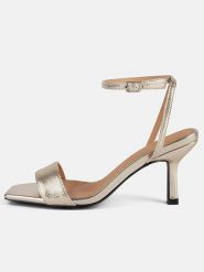 Loft37 Skórzane sandały "Goldeneye" w kolorze złotym rozmiar: 36. Żółte sandały loft37, bez wzorów, z otwartym noskiem, bez obcasa, na koturnie, bez zapięcia. Za 295.99 zł.